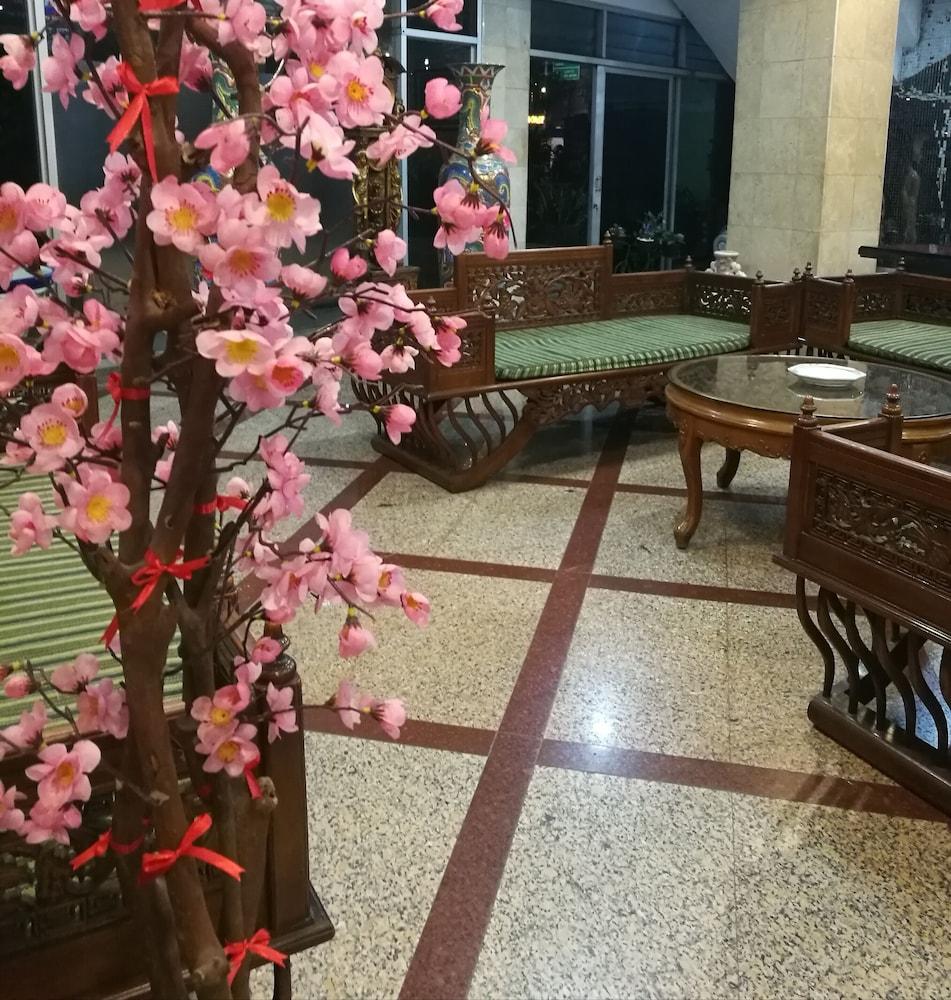 โรงแรมบาญูวางี ซินเตรา จาการ์ตา ภายนอก รูปภาพ